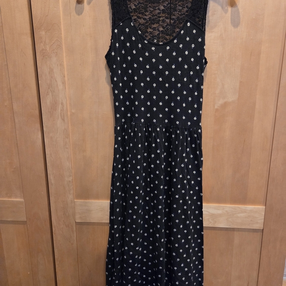 Abercrombie & Fitch Black and White Sleeveless Maxi Sundress - Picture 2 of 5